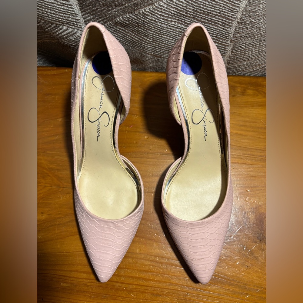 Jessica Simpson Blush Pink Textured Pumps